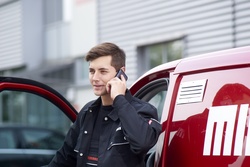 Photo of a Minimax service employee