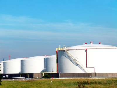 Oil tank