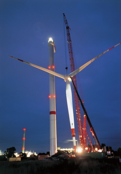 Wind turbines: 5m Rotor at night